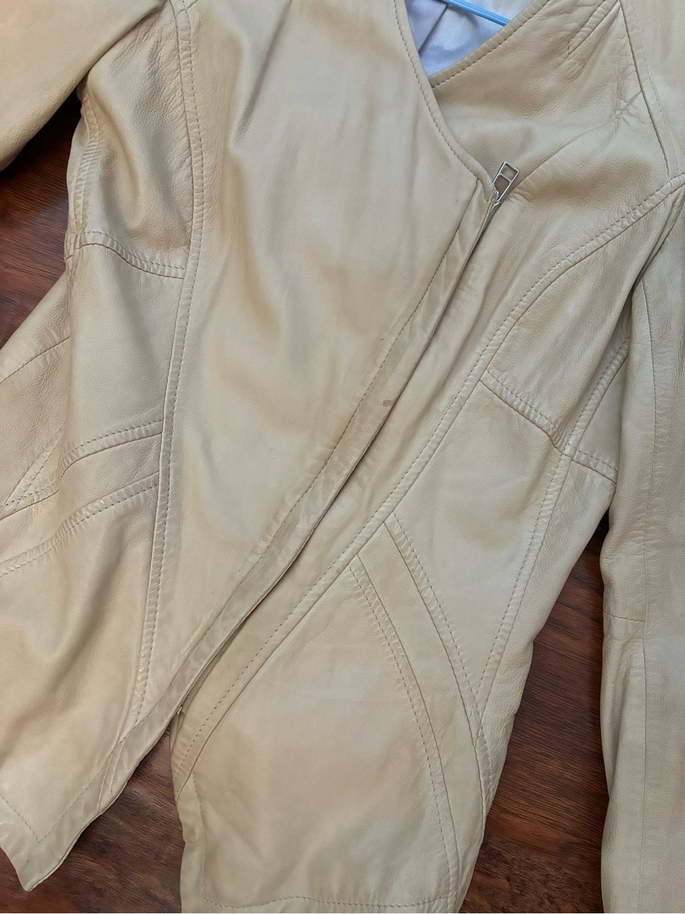 Danier Women's Light Beige Leather Biker Jacket